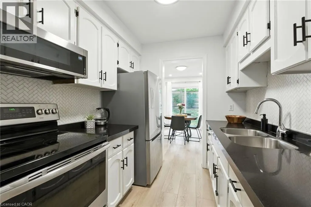 2252 WALKERS Line Unit# 4, #4