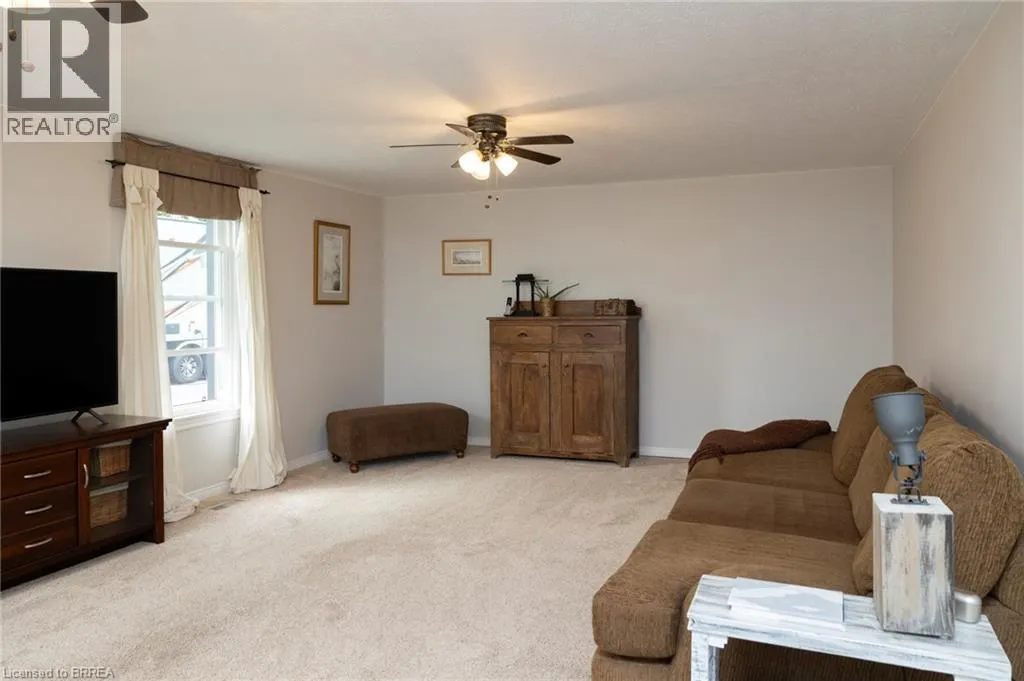 14 ELGIN Street W