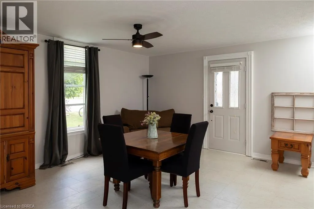 14 ELGIN Street W