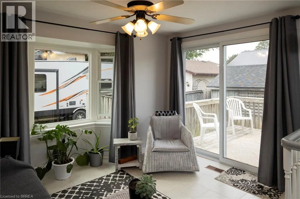 14 ELGIN Street W