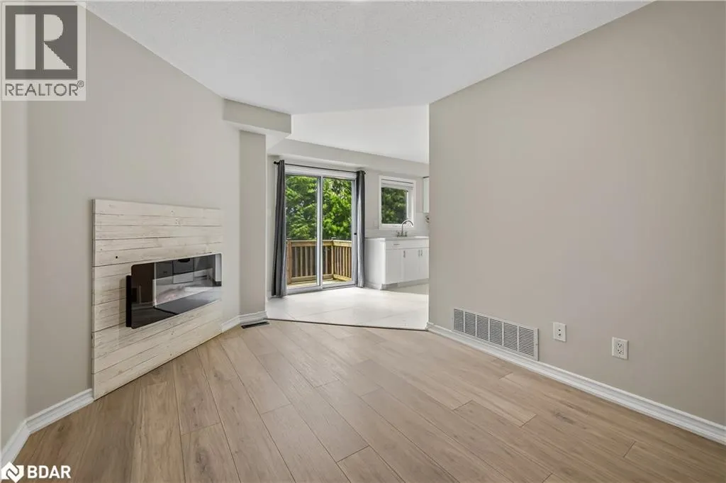 1271 HURON Court