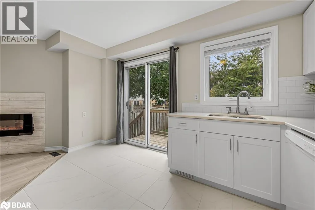 1271 HURON Court