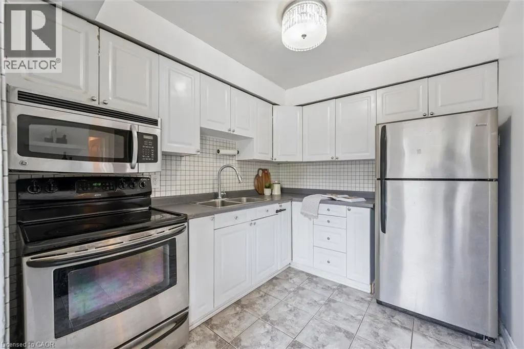 32 MOWAT Boulevard Unit# 52, #52
