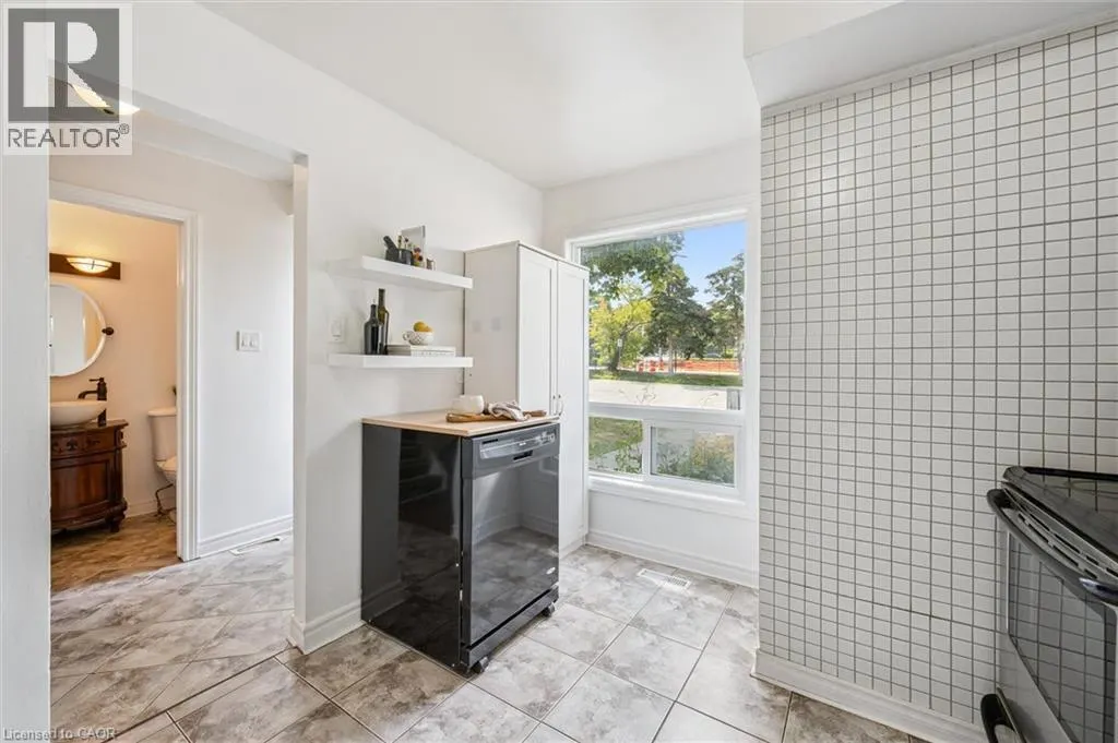 32 MOWAT Boulevard Unit# 52, #52