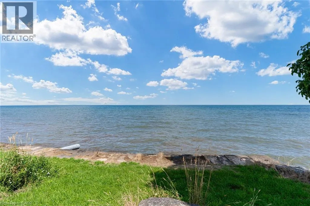 4558 LAKESIDE Drive