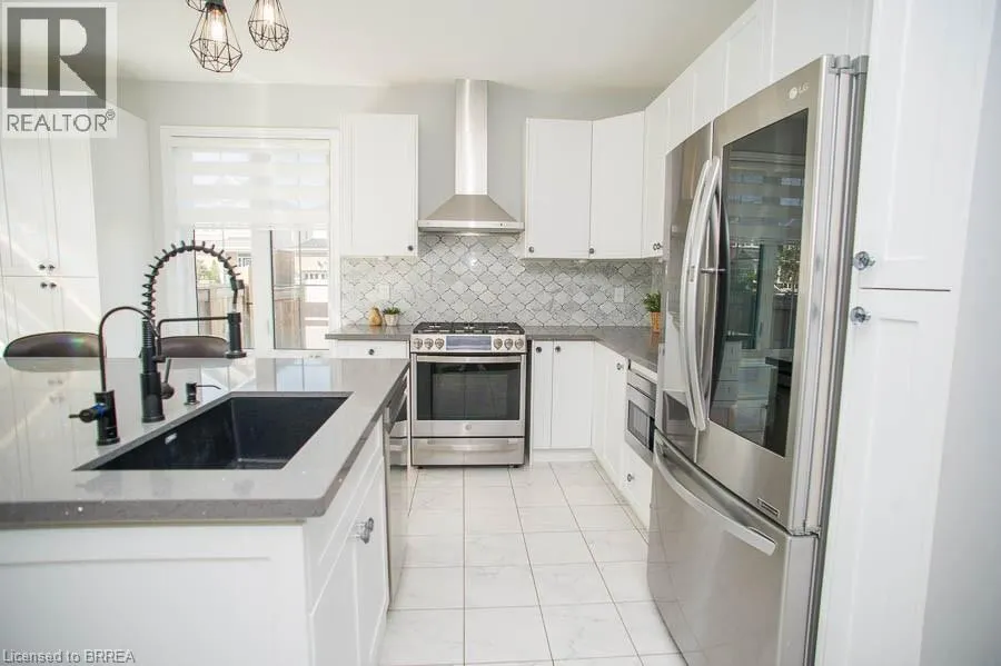 2 ATTLEBERY Crescent