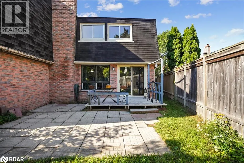 1182 CANBOROUGH Crescent