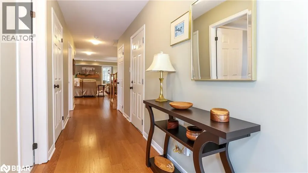 28 MASTERS Crescent