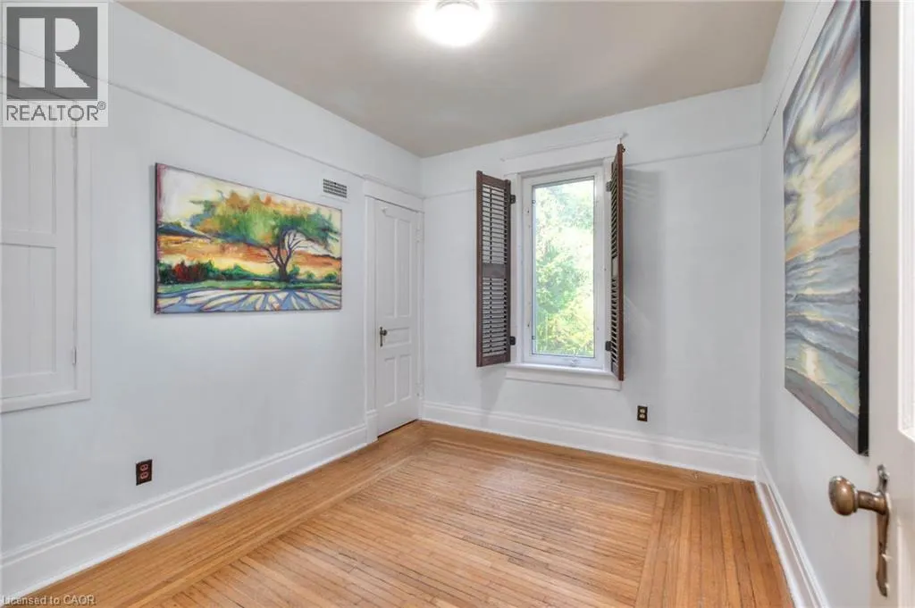 44 ELLEN Street E