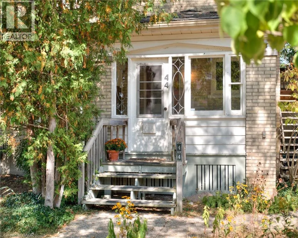 44 ELLEN Street E