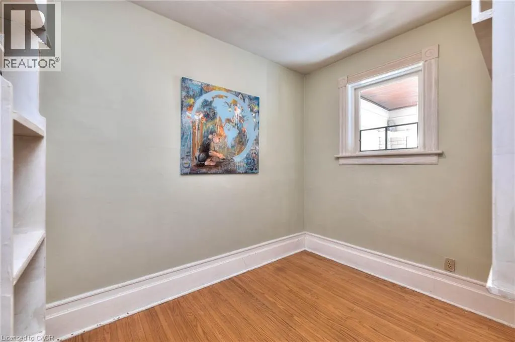 44 ELLEN Street E