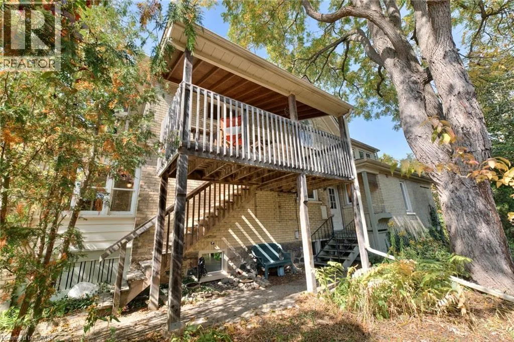 44 ELLEN Street E