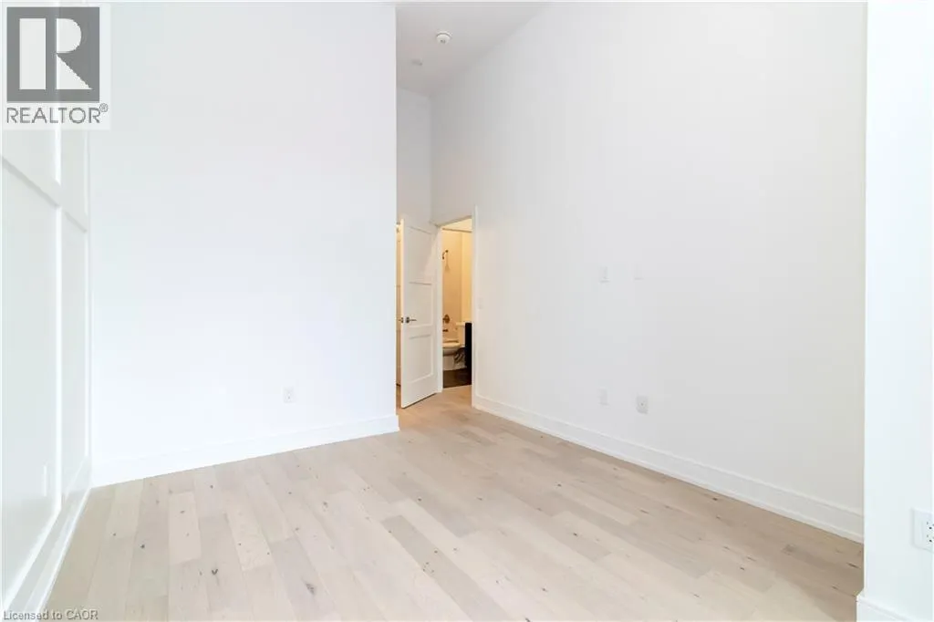 5 WELLINGTON Street S Unit# 102, #102