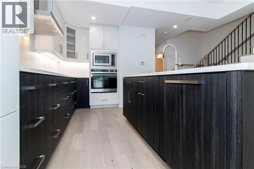 5 WELLINGTON Street S Unit# 102, #102