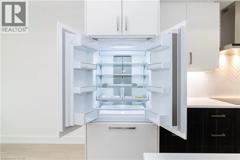 5 WELLINGTON Street S Unit# 102, #102