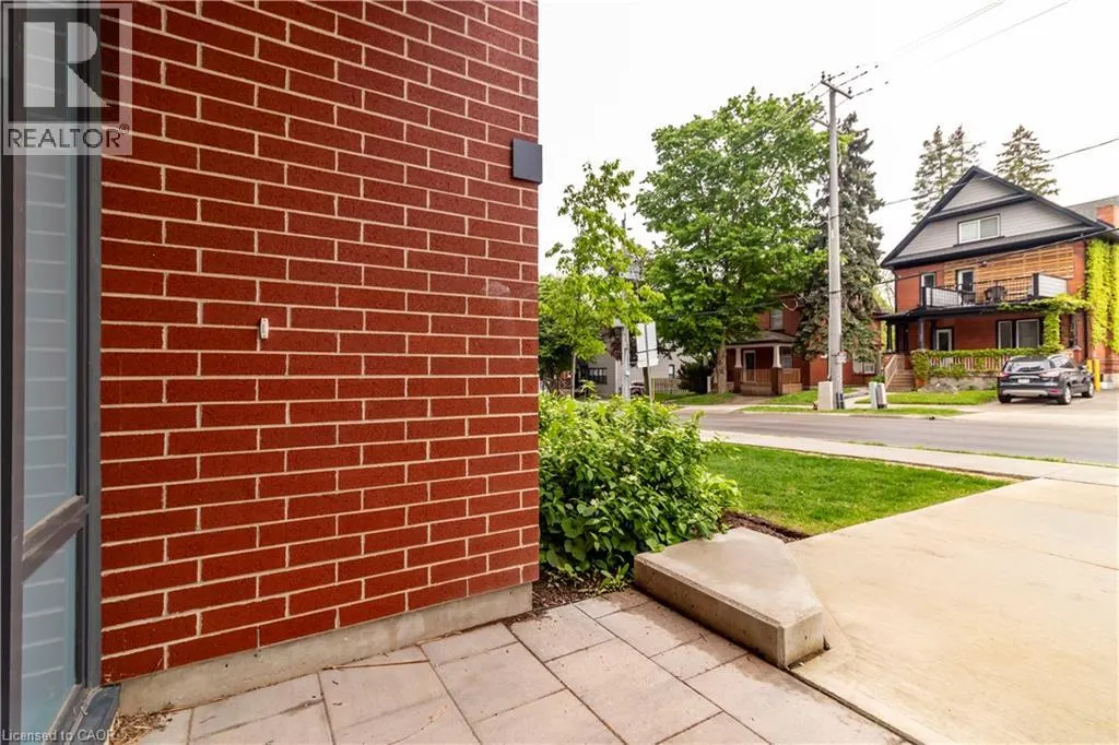 5 WELLINGTON Street S Unit# 102, #102
