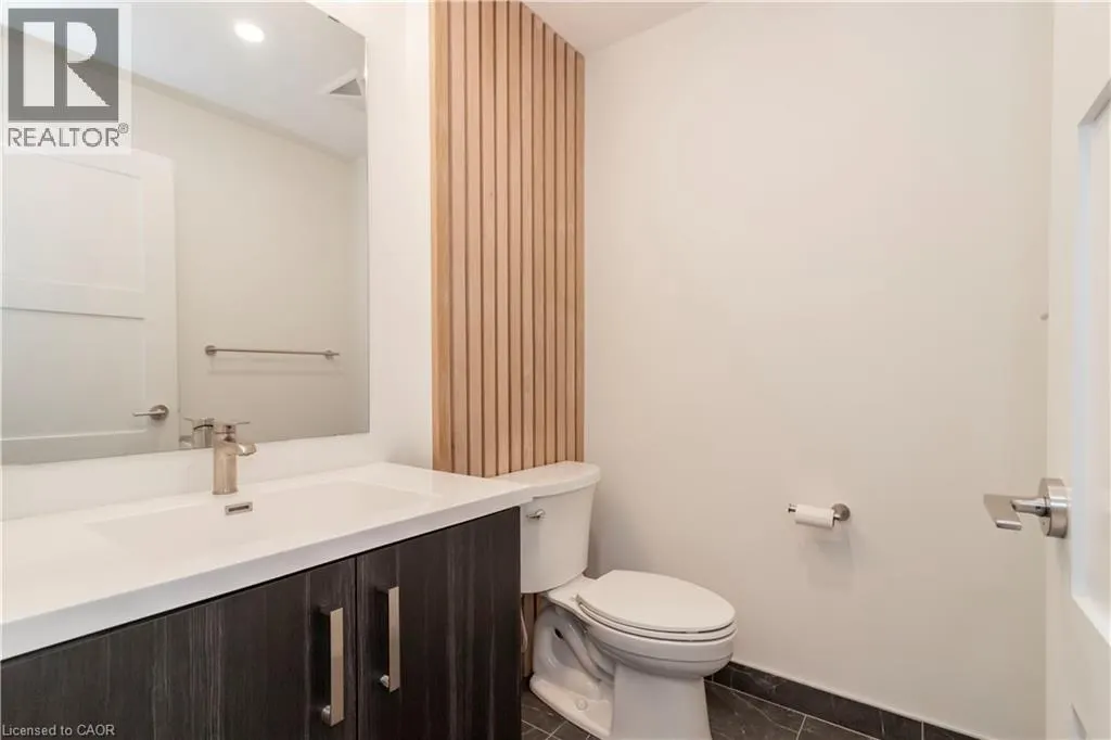 5 WELLINGTON Street S Unit# 102, #102