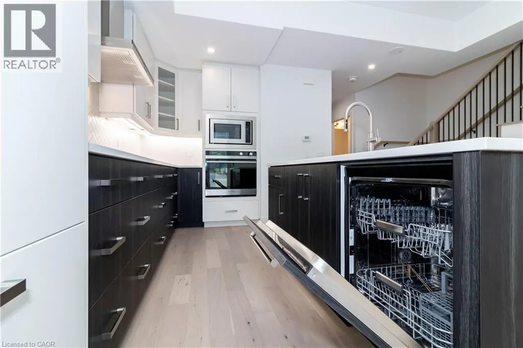 5 WELLINGTON Street S Unit# 102, #102