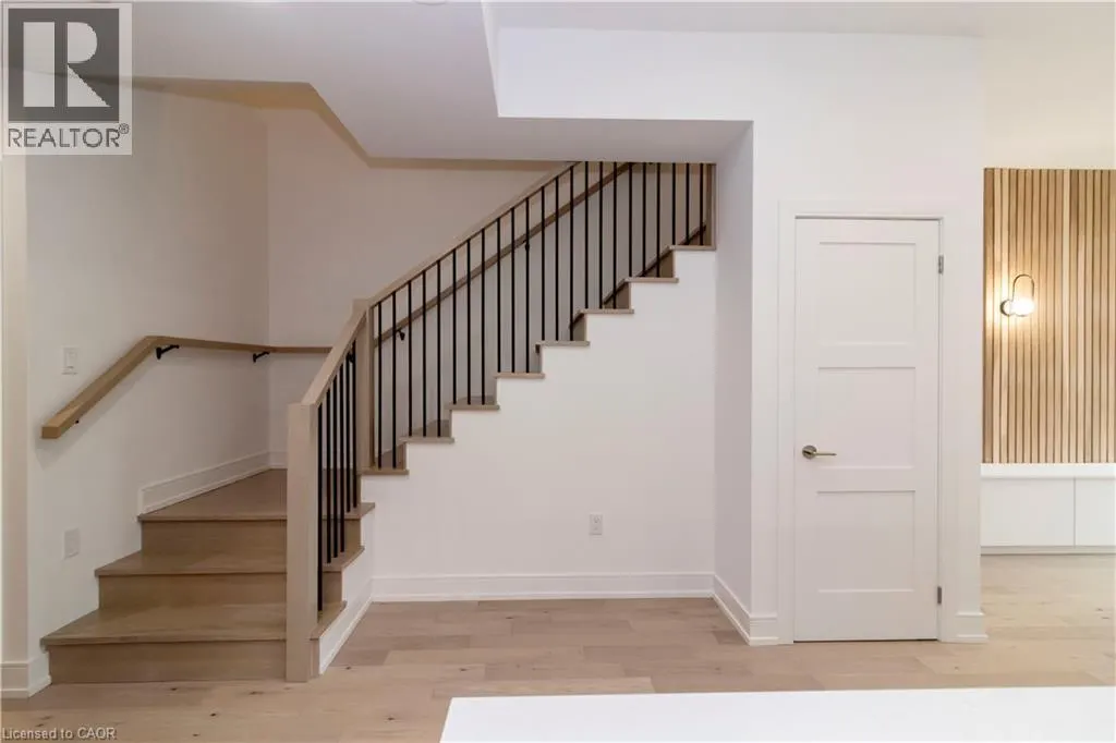 5 WELLINGTON Street S Unit# 102, #102