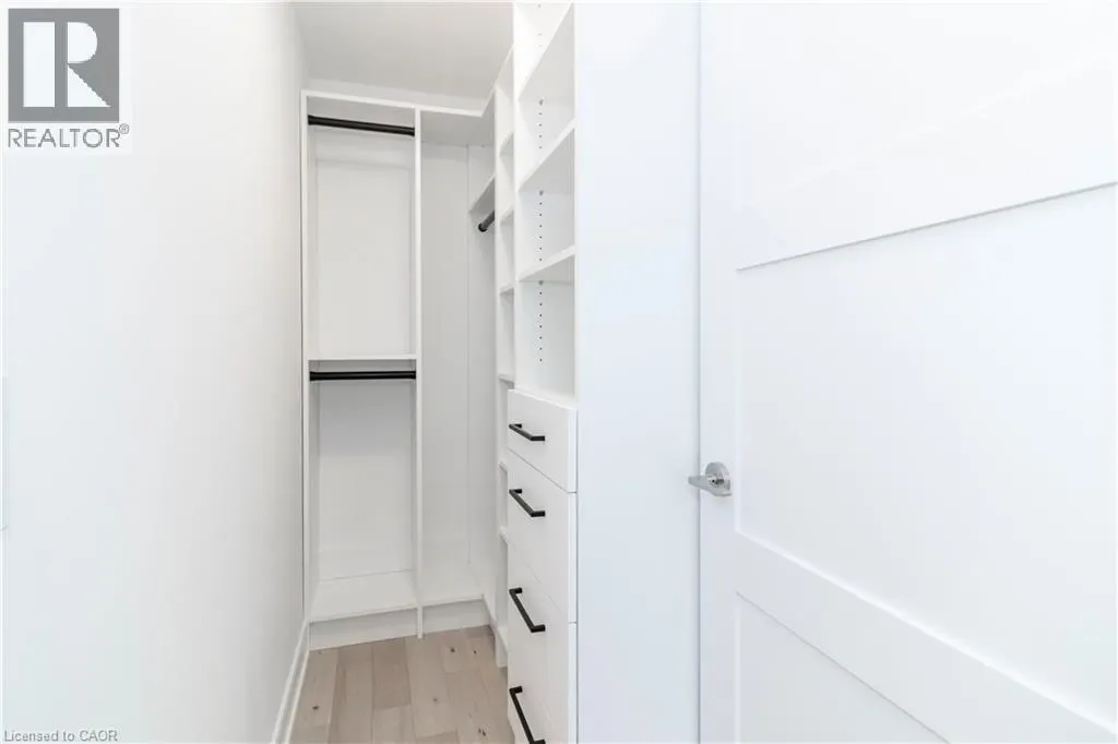 5 WELLINGTON Street S Unit# 102, #102