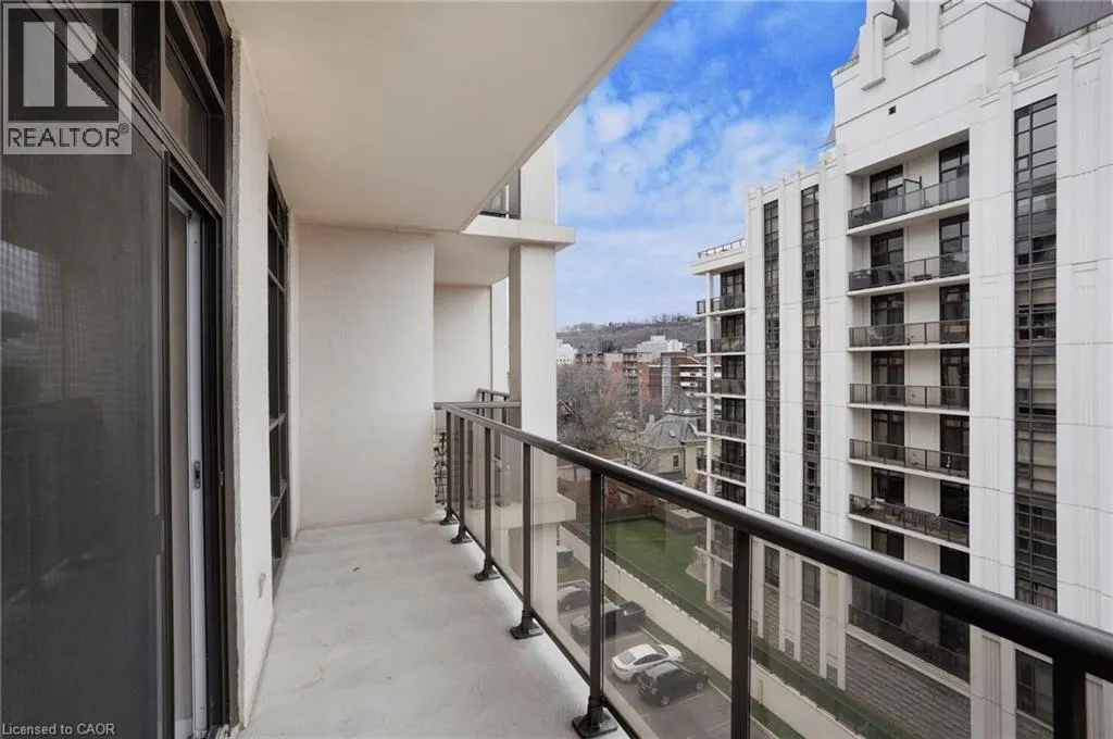 85 ROBINSON Street Unit# 702, #702