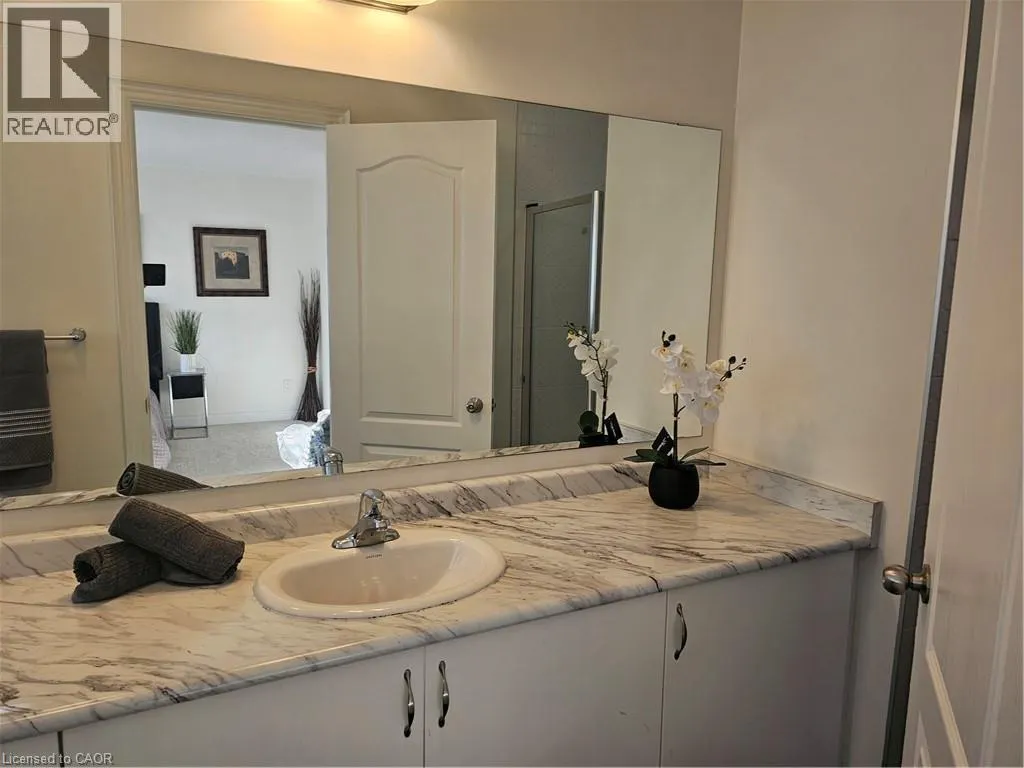 7 LADY EVELYN Crescent