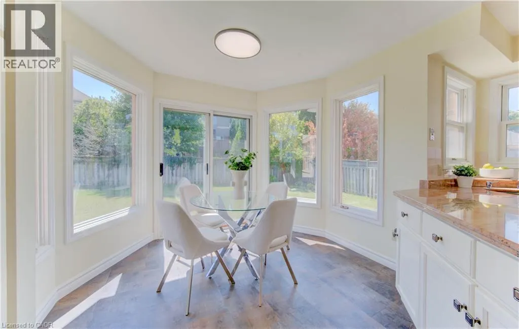 53 LYNNVALLEY Crescent