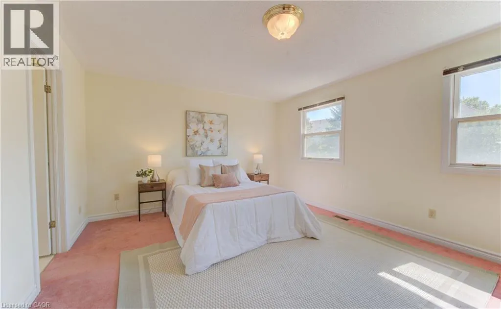 53 LYNNVALLEY Crescent