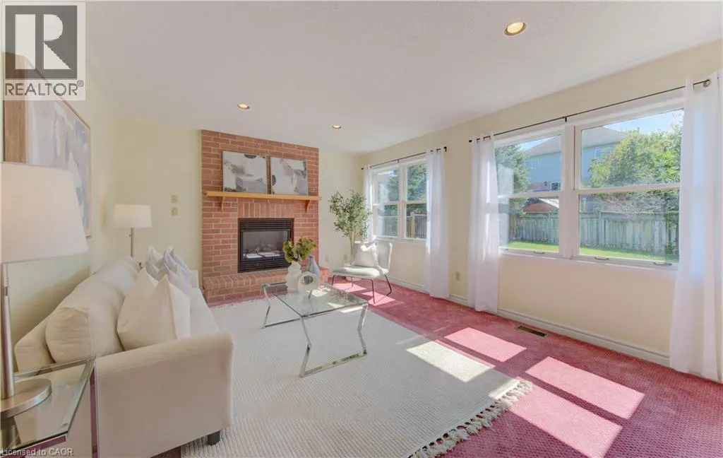53 LYNNVALLEY Crescent