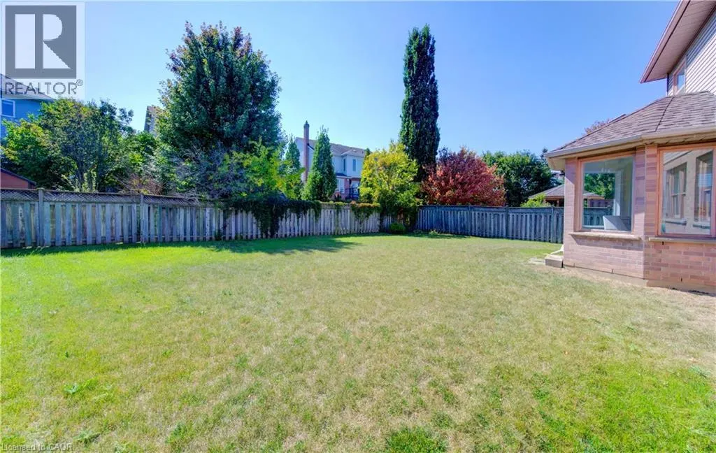53 LYNNVALLEY Crescent