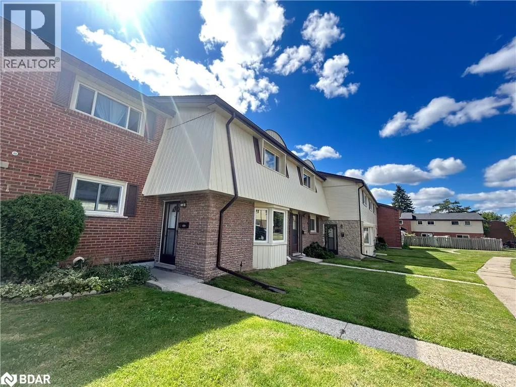 160 JANSEN Avenue Unit# 32, #32