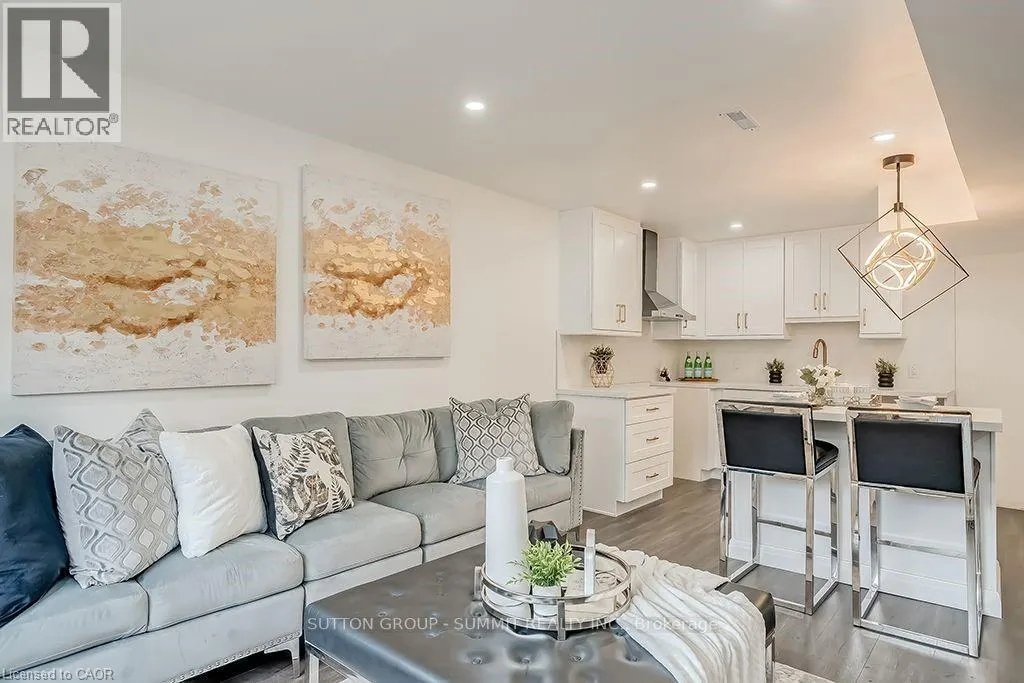 16 UPPER CANADA Drive Unit# Main, #Main