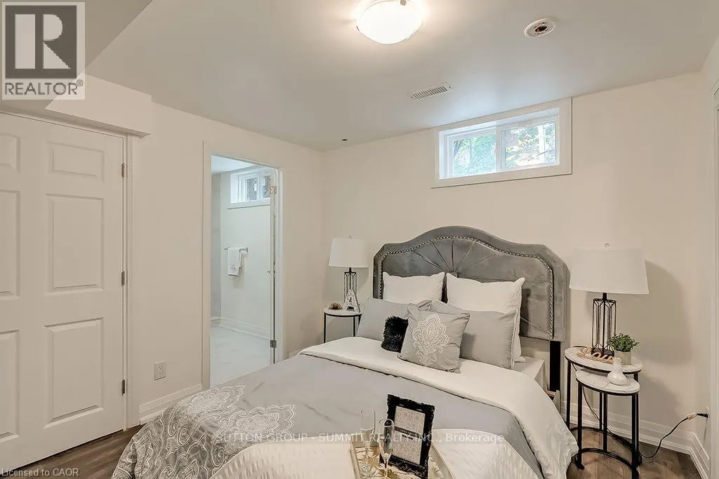 16 UPPER CANADA Drive Unit# Main, #Main