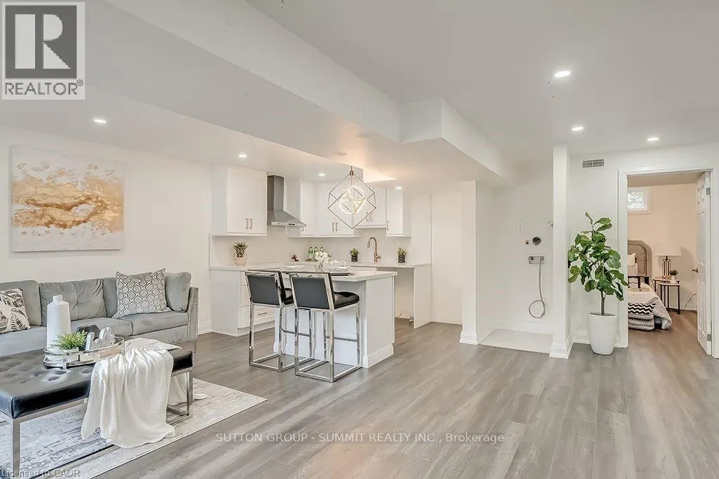 16 UPPER CANADA Drive Unit# Main, #Main