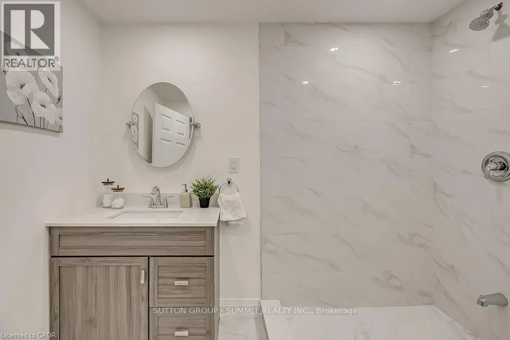 16 UPPER CANADA Drive Unit# Main, #Main