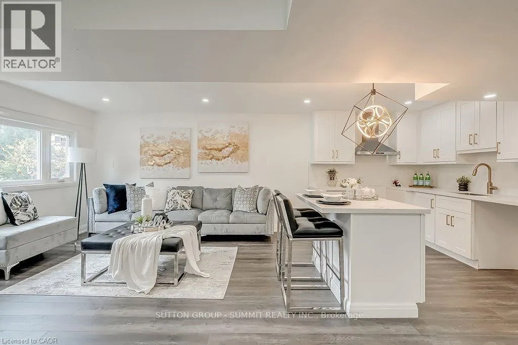 16 UPPER CANADA Drive Unit# Main, #Main