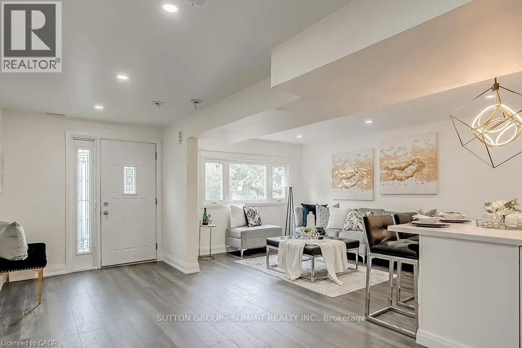 16 UPPER CANADA Drive Unit# Main, #Main