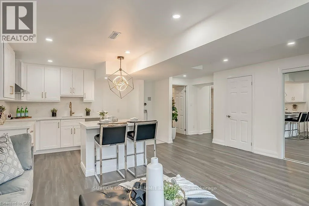 16 UPPER CANADA Drive Unit# Main, #Main