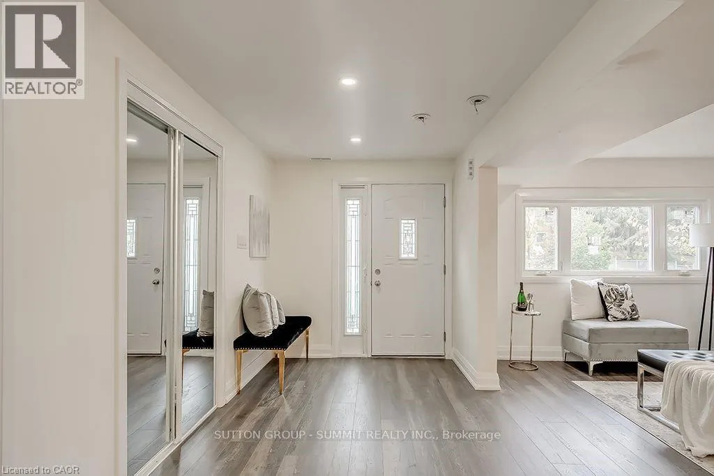 16 UPPER CANADA Drive Unit# Main, #Main