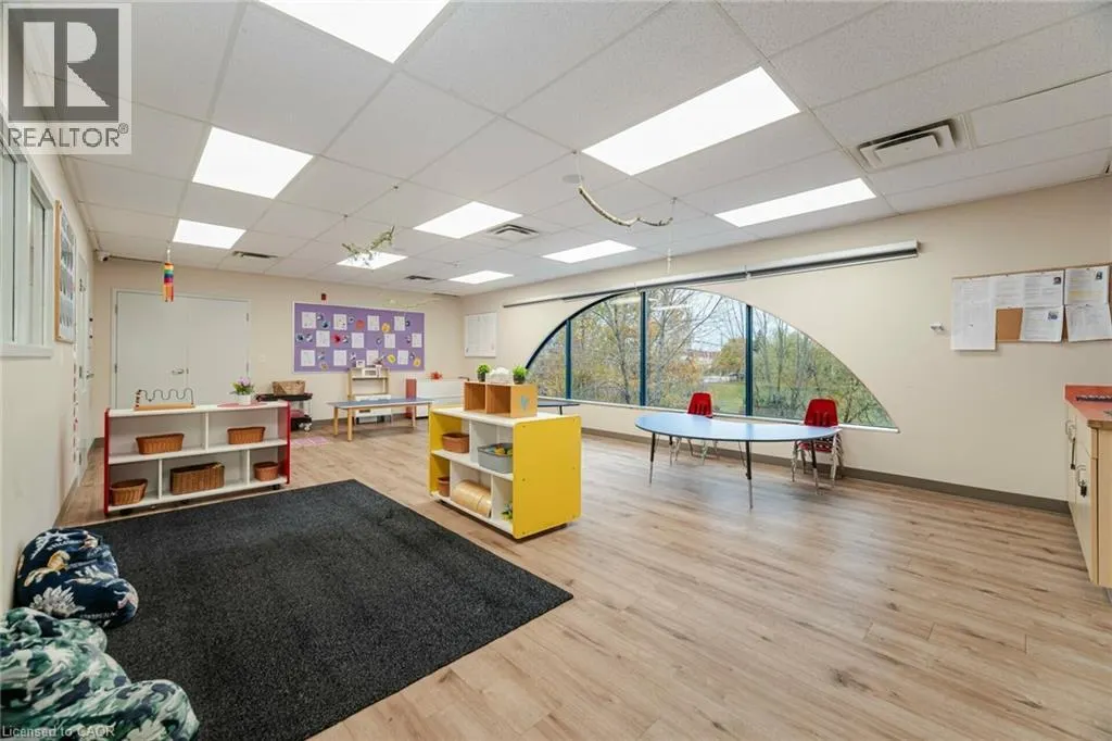 900 GOLF LINKS Road