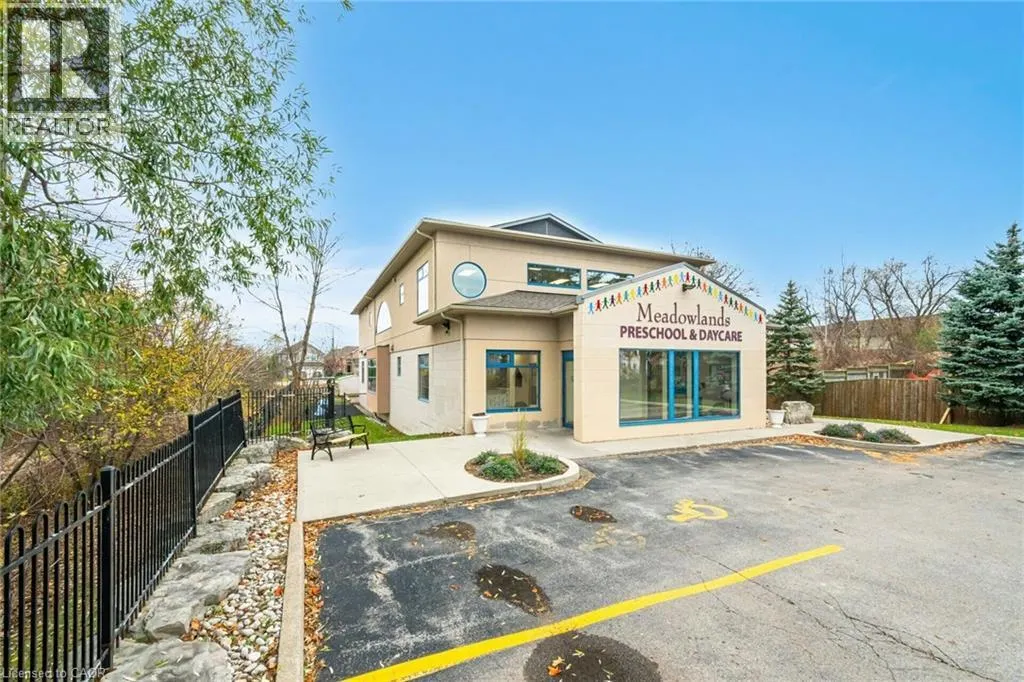 900 GOLF LINKS Road