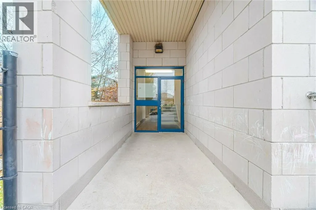 900 GOLF LINKS Road