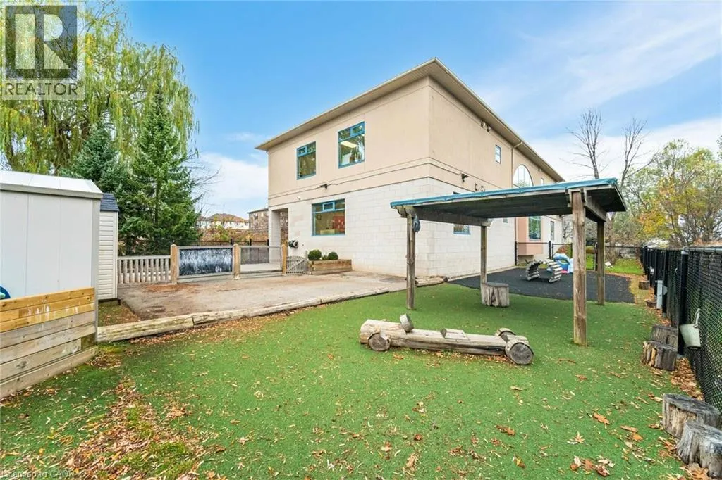 900 GOLF LINKS Road