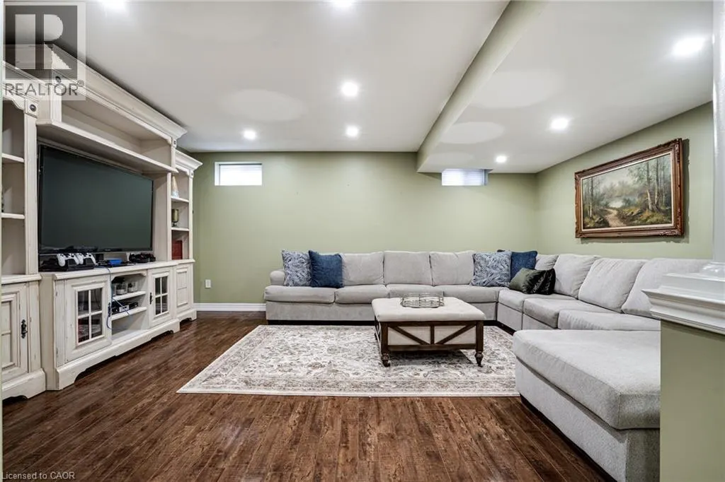 575 STONEHENGE Drive