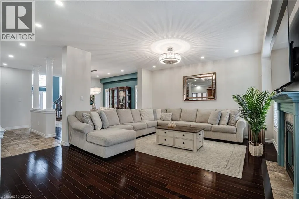 575 STONEHENGE Drive