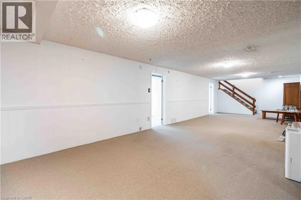 1095 COCKSHUTT Road