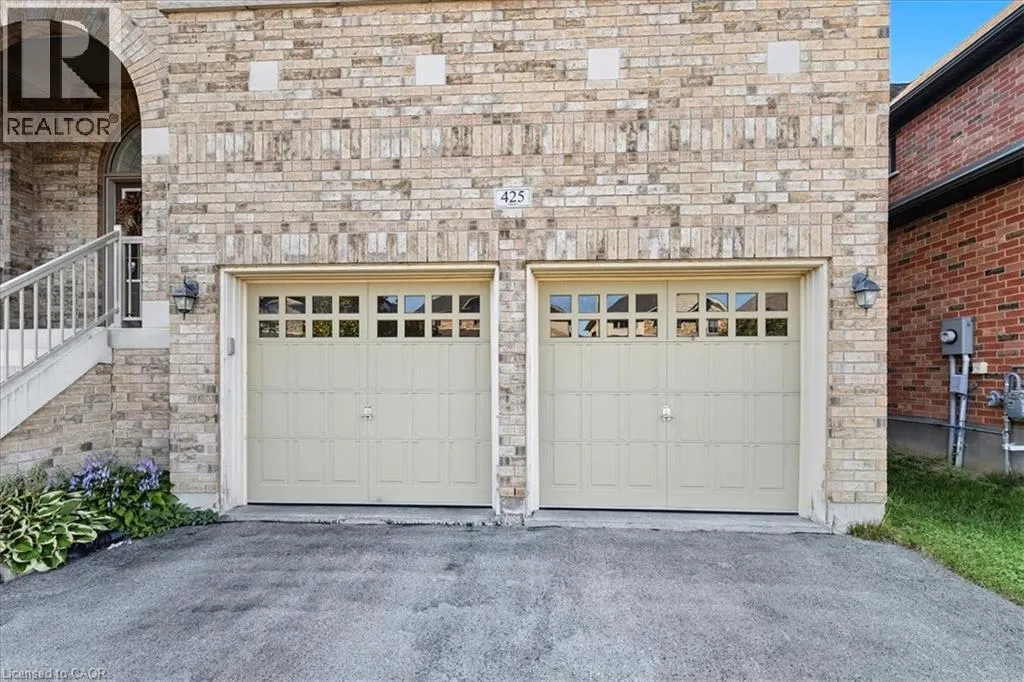 425 RIDEAU RIVER Street