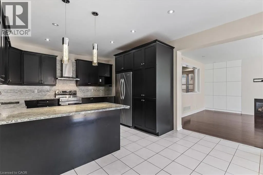 425 RIDEAU RIVER Street