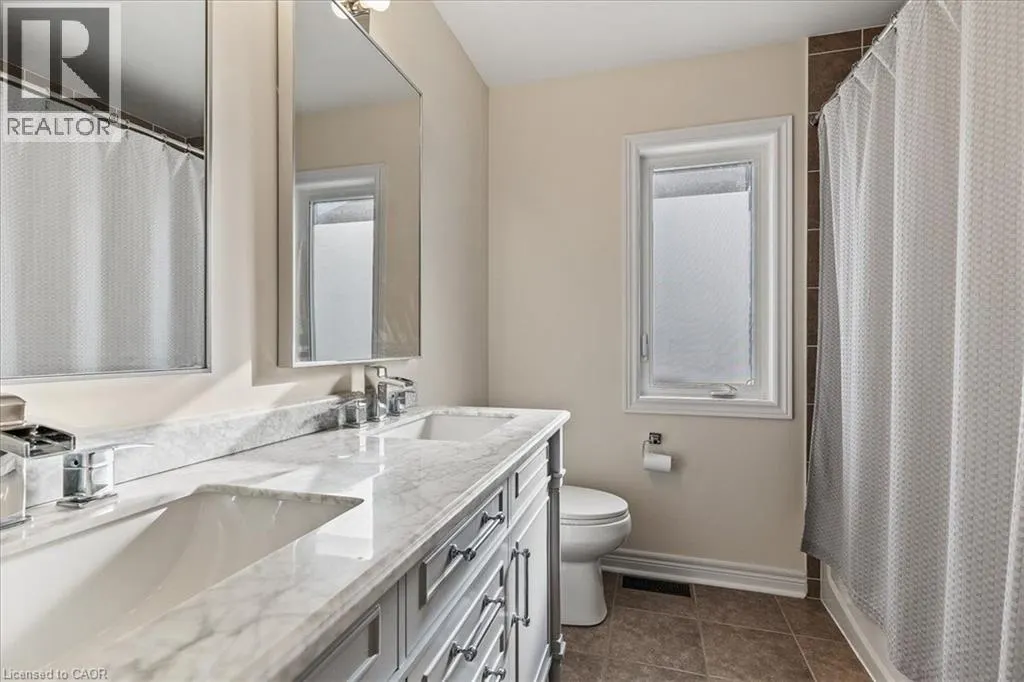 425 RIDEAU RIVER Street