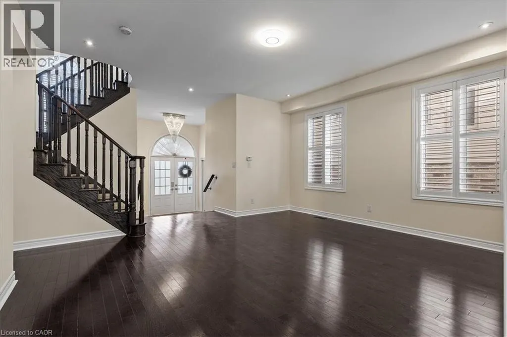 425 RIDEAU RIVER Street